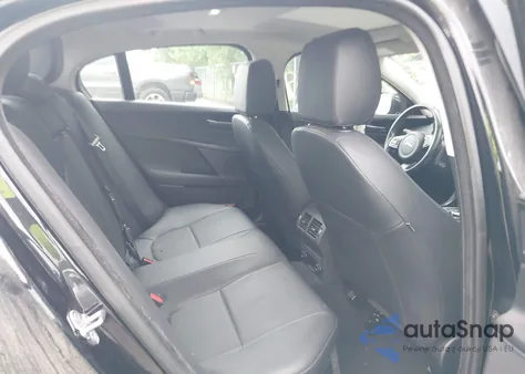 2017 Jaguar Xe Premium из США, поврежденный, VIN SAJAD4BG0HA972053